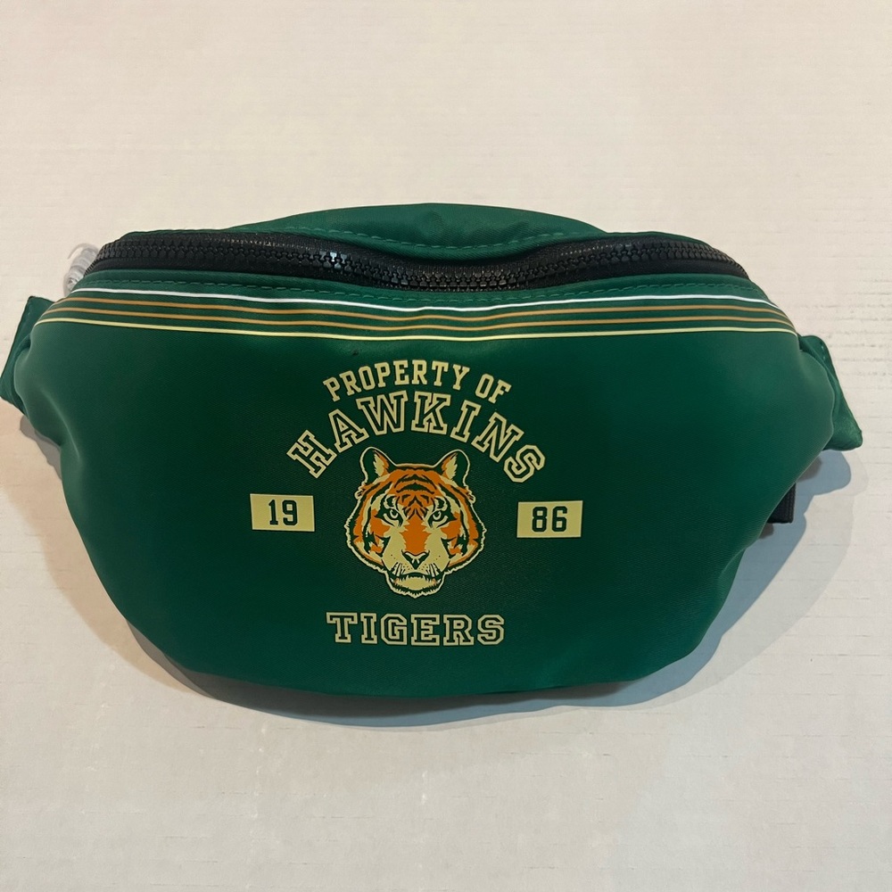 STRANGER THINGS X MAC FANNY PACK BUM BAG BRAND NEW IN WRAP - Picture 1 of 3